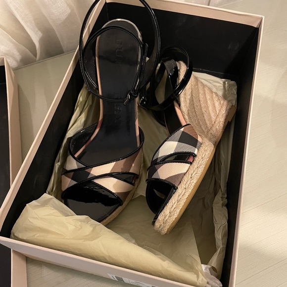 AUTHENTIC BURBERRY WEDGES SIZE EUR 39 US SIZE 8 - Picture 6 of 6